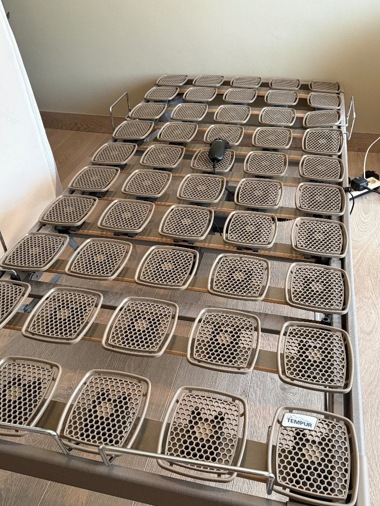 Tempur eenpersoonsbed – Elektrisch verstelbare schotelbodem, Ophalen, Verstelbaar, 90 cm, Eenpersoons