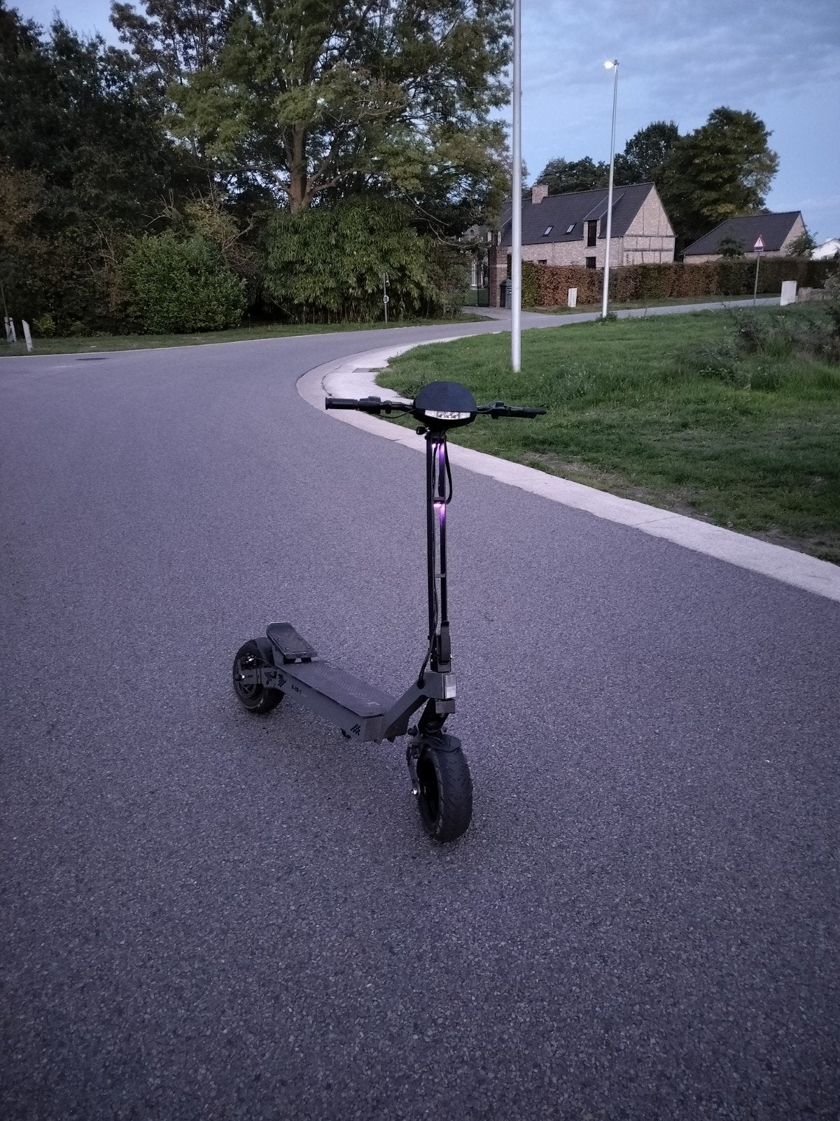 g4 custom, Fietsen en Brommers, Ophalen, Zo goed als nieuw, Elektrische step (E-scooter), Kukurin