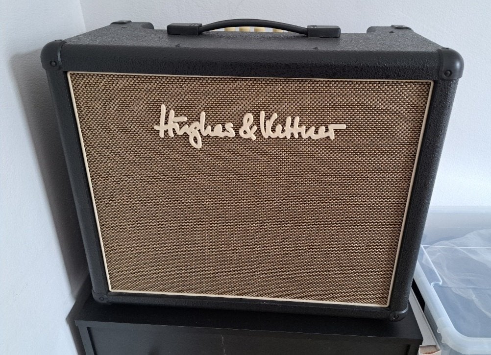 Hughes & Kettner Edition Tube 20th Anniversary +pedale disto, Muziek en Instrumenten, Versterkers | Bas en Gitaar, Ophalen, Zo goed als nieuw