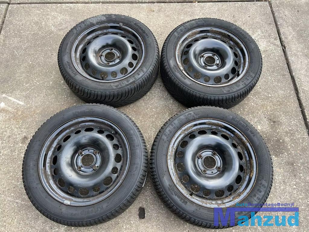 PEUGEOT CITROEN Stalen velgen winter set 4x108 65.1 16 inch, Autos : Pièces & Accessoires, Pneus & Jantes, Stellantis N.V., Pneu(s)