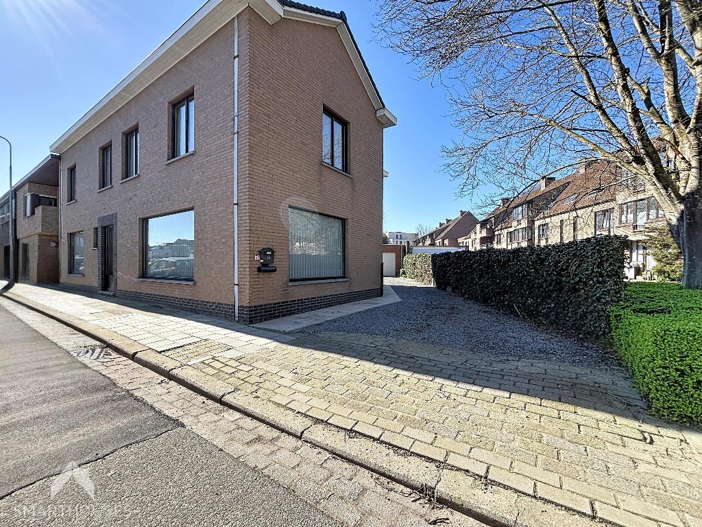 Maison solide unique à Tielt, Province de Flandre-Occidentale, 500 à 1000 m², Tielt, 5 pièces