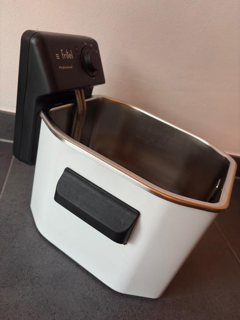 Friteuse, Elektronische apparatuur, Frituurpannen, 1 tot 2 liter, Ophalen, Gebruikt, Uitneembare binnenpan