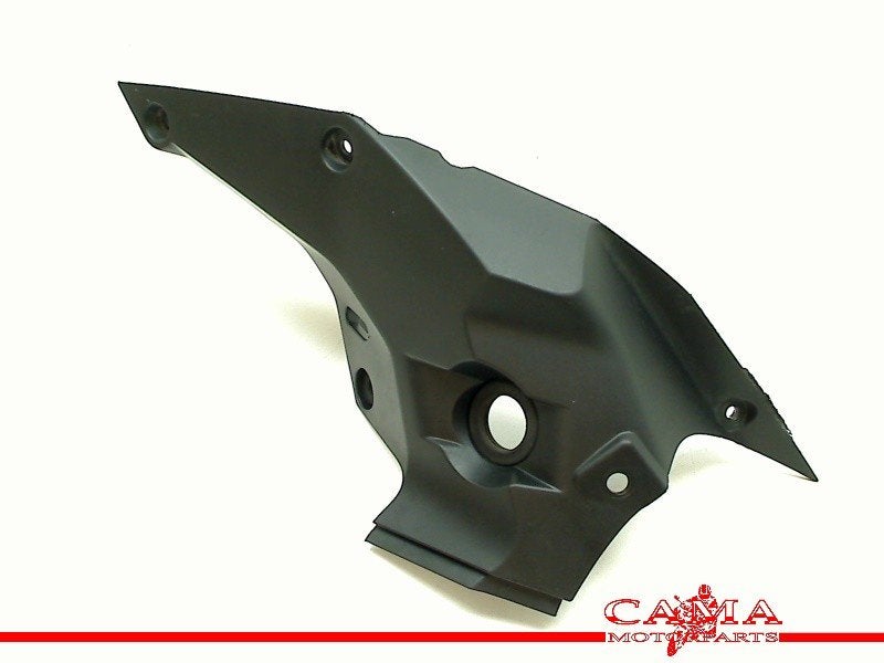BINNENKUIPDEEL RECHTS KTM 125 Duke 2019- (01-2019/-), Motoren, Dhr. S. di Majo, Gebruikt, Info@cama-motorparts.nl, P.J. Troelstraweg 8 8
3144 CX  MAASSLUIS, NL