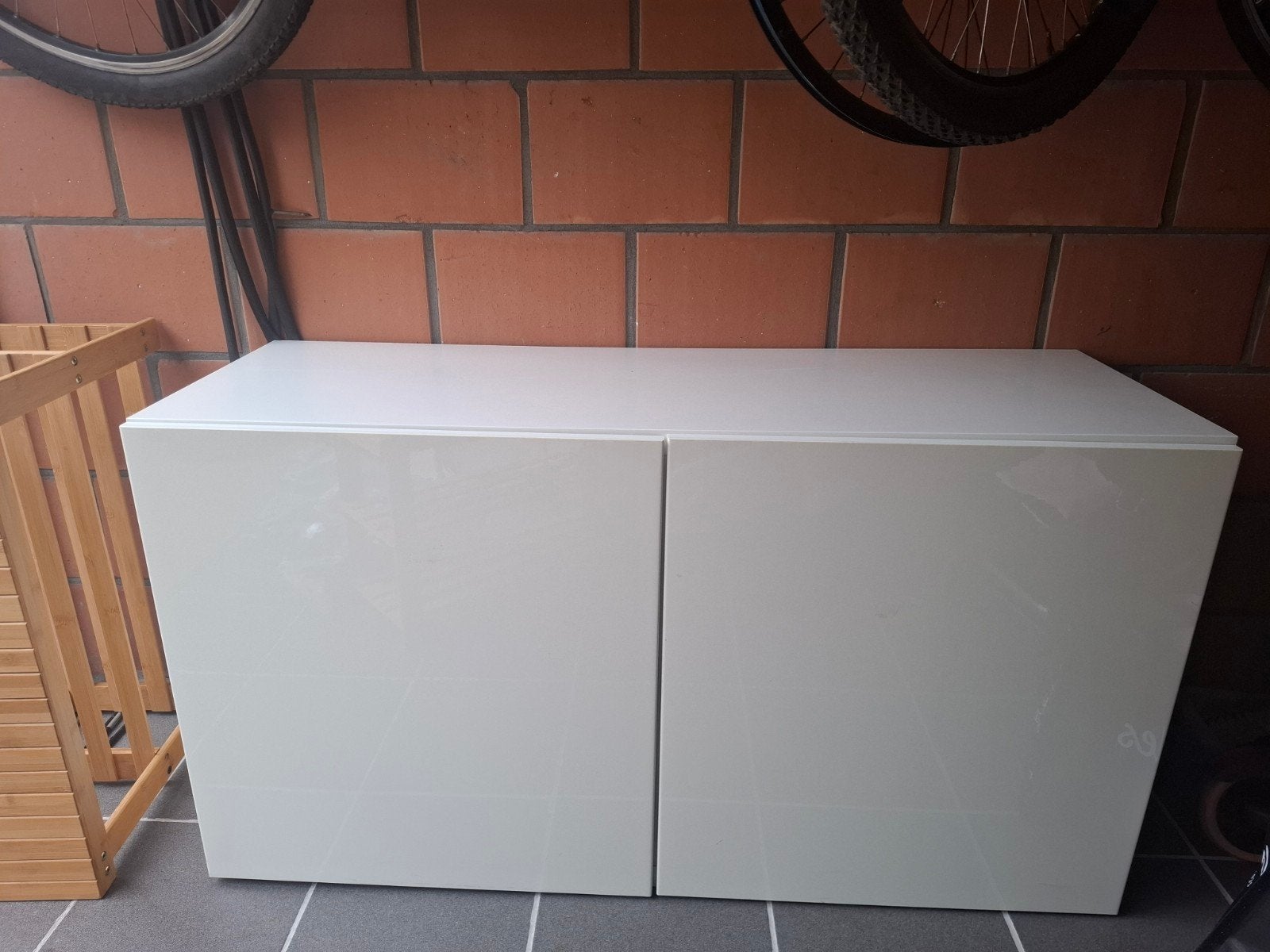 witte besta kast van Ikea, Ophalen