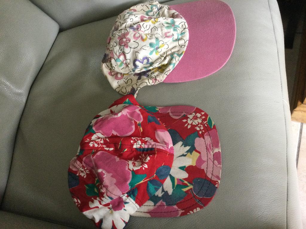 2 CASQUETTES T 58 CMS, Vêtements | Femmes, Enlèvement ou Envoi, Sans marque, Casquette, Porté