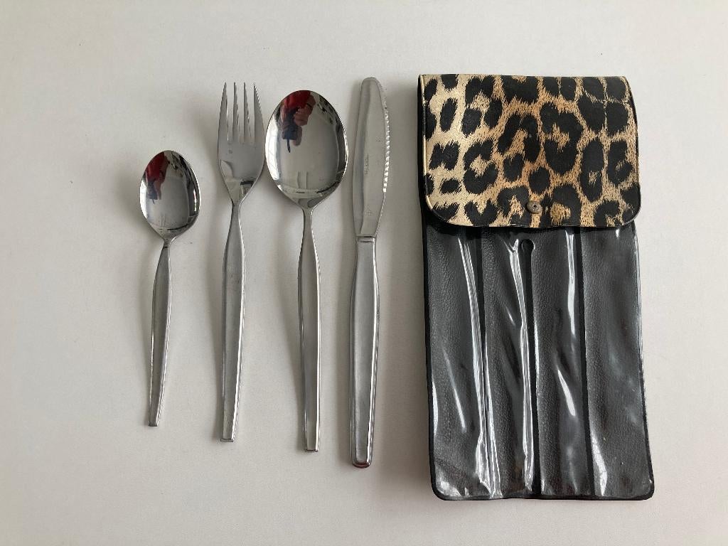 Vintage camping bestek set in plastiek etui ( tijgermotief ), Antiek en Kunst, Ophalen of Verzenden