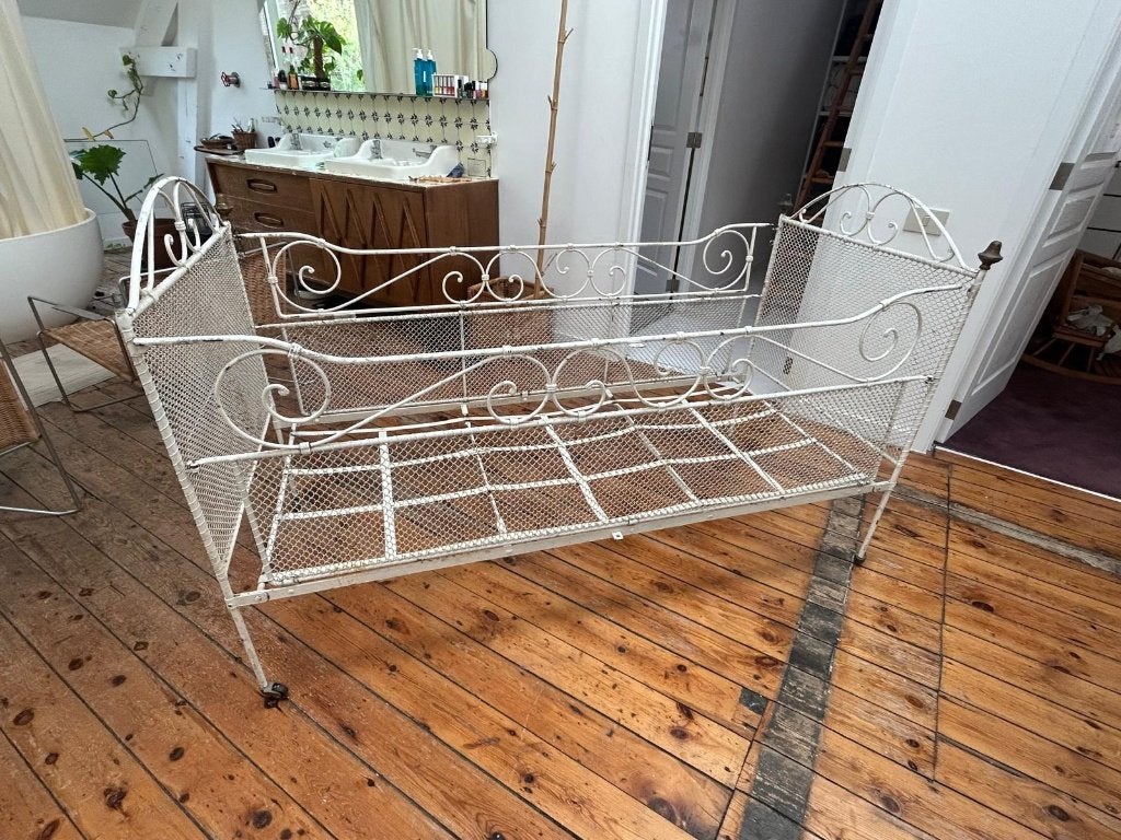 Cadre de lit d'enfant ancien en métal, Maison & Meubles, Une personne, Utilisé, Métal, Blanc