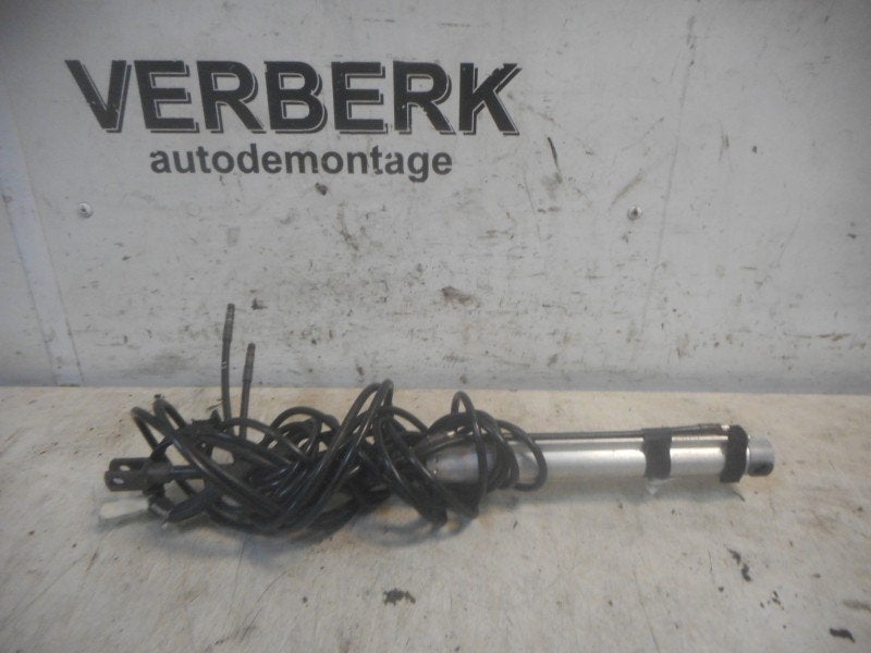 VERIN A GAZ CABRIOLET TOIT rechts Ford Focus 2 C+C, Henry-Ford-Straße  1
50735  Köln, DE, Ford-Werke GmbH, Kunden@ford.com, Ford