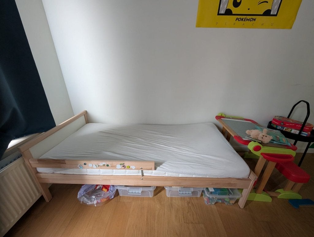 sniglar kinderbed met matras en toebehoren, Kinderen en Baby's, Ophalen, 70 tot 85 cm, 140 tot 160 cm, Zo goed als nieuw