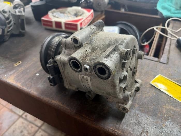 Pompe clim d'un Ford Fiesta, -, 3 mois de garantie, -, -
