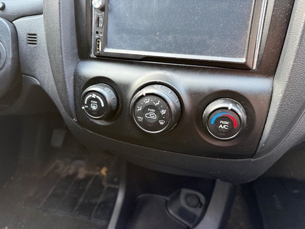 BEDIENINGSPANEEL CLIMATE CONTROL Kia Sportage (JE), Info@kia.de, Theodor-Heuss-Allee 11
60486  Frankfurt am Main, DE, Kia Deutschland GmbH