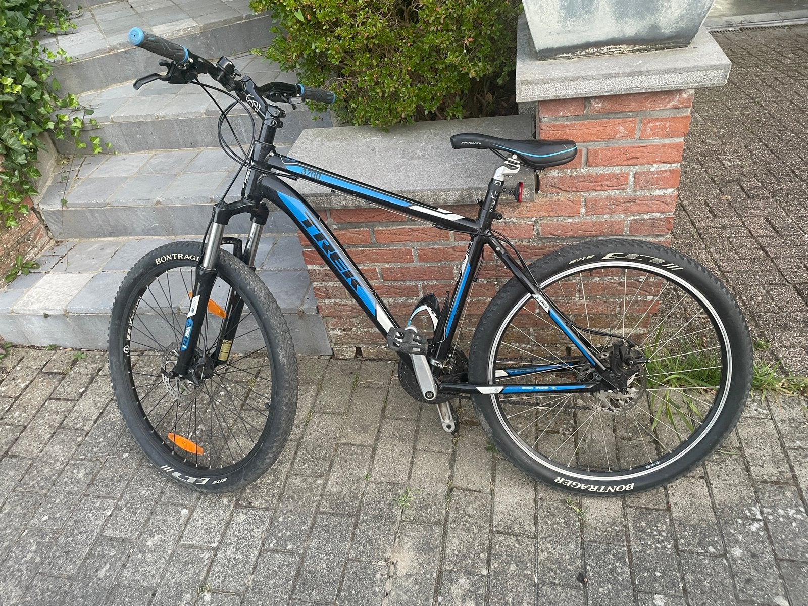 Velo bleu et noir VTT Trek 3700 26 pouces, Vélos & Vélomoteurs, Comme neuf, Enlèvement, Hommes, Frein à disque