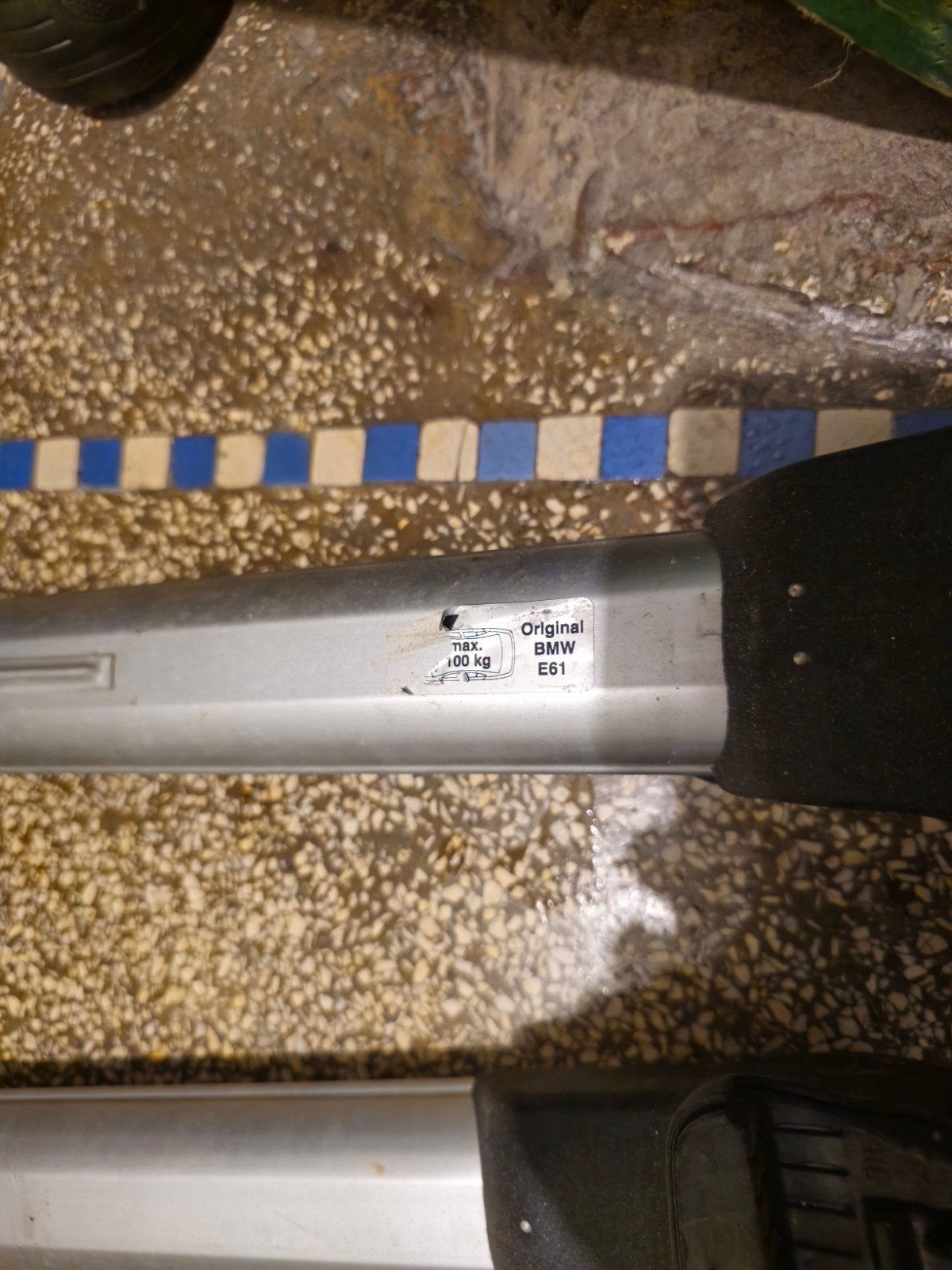 BMW E61 bagagedragers, Enlèvement