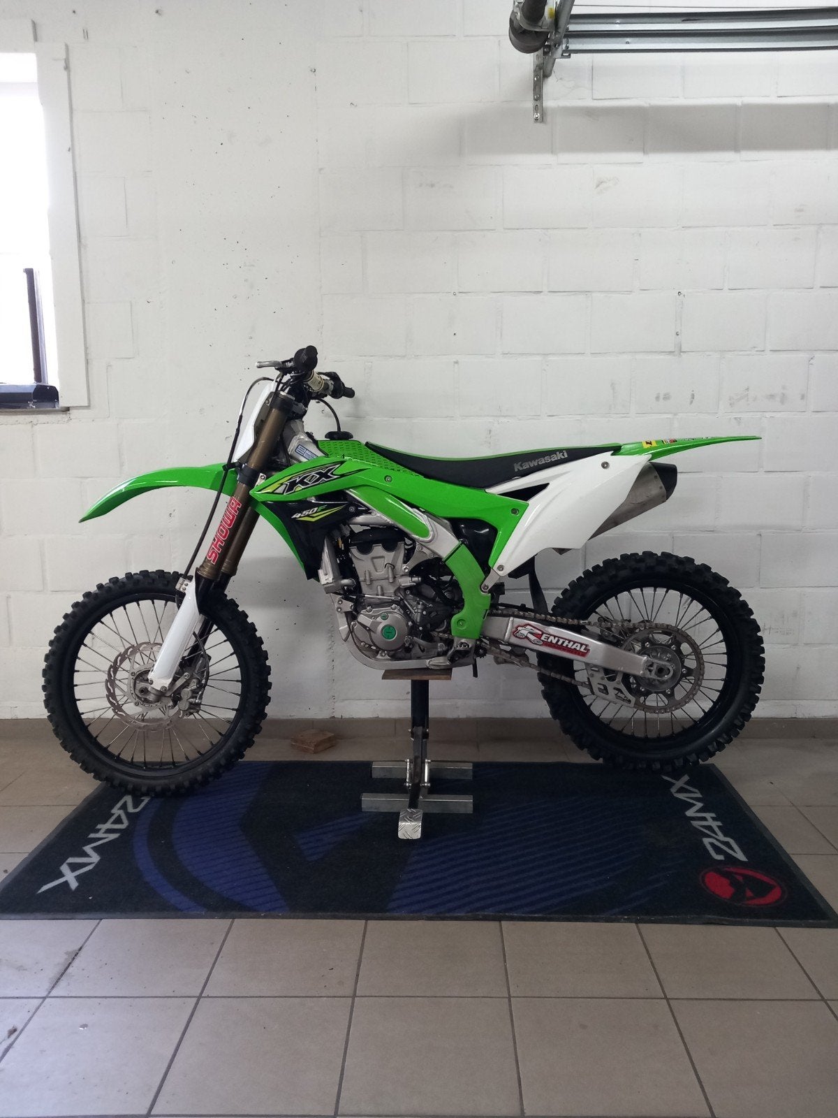 Kawasaki KX 450, Motoren, Particulier