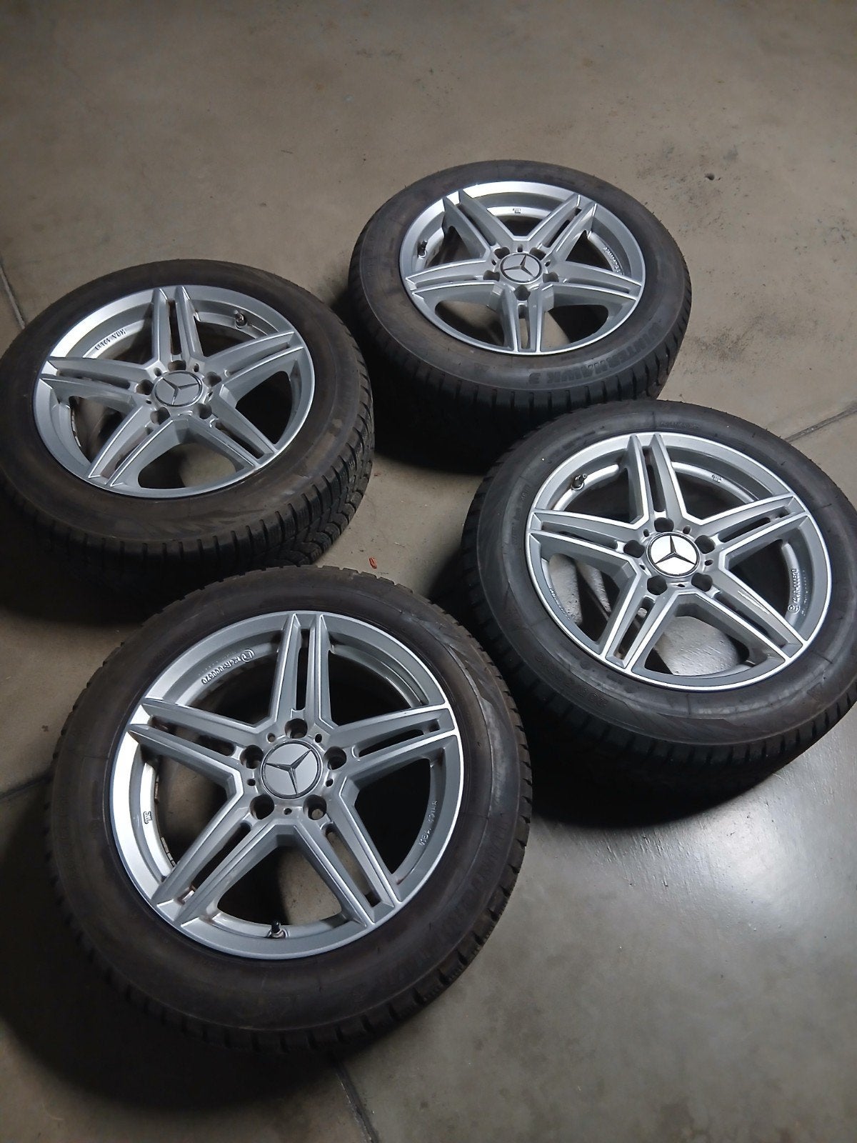 carte les pneus Mercedes en bon état 205/ 55 R 16, Autos : Pièces & Accessoires, Enlèvement ou Envoi, Pneu(s)