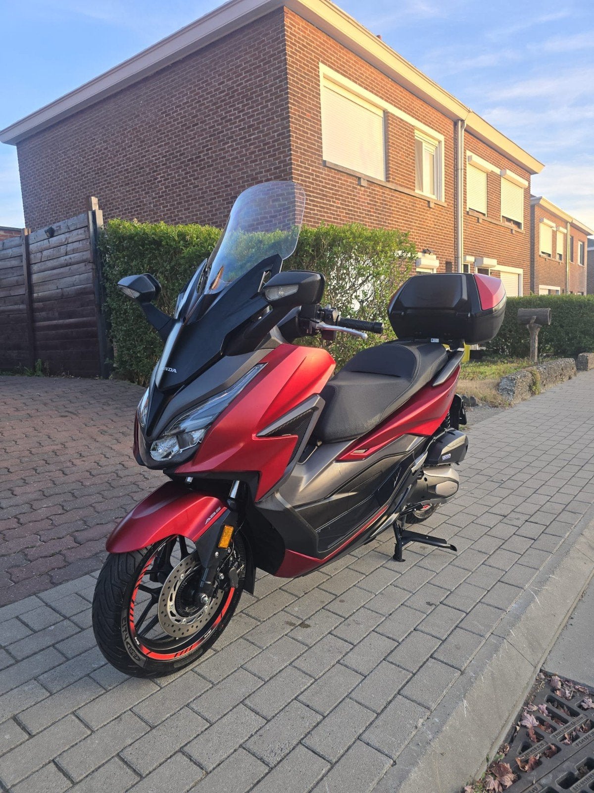 honda forza 125cc très propre, Motos, Particulier, Neuf