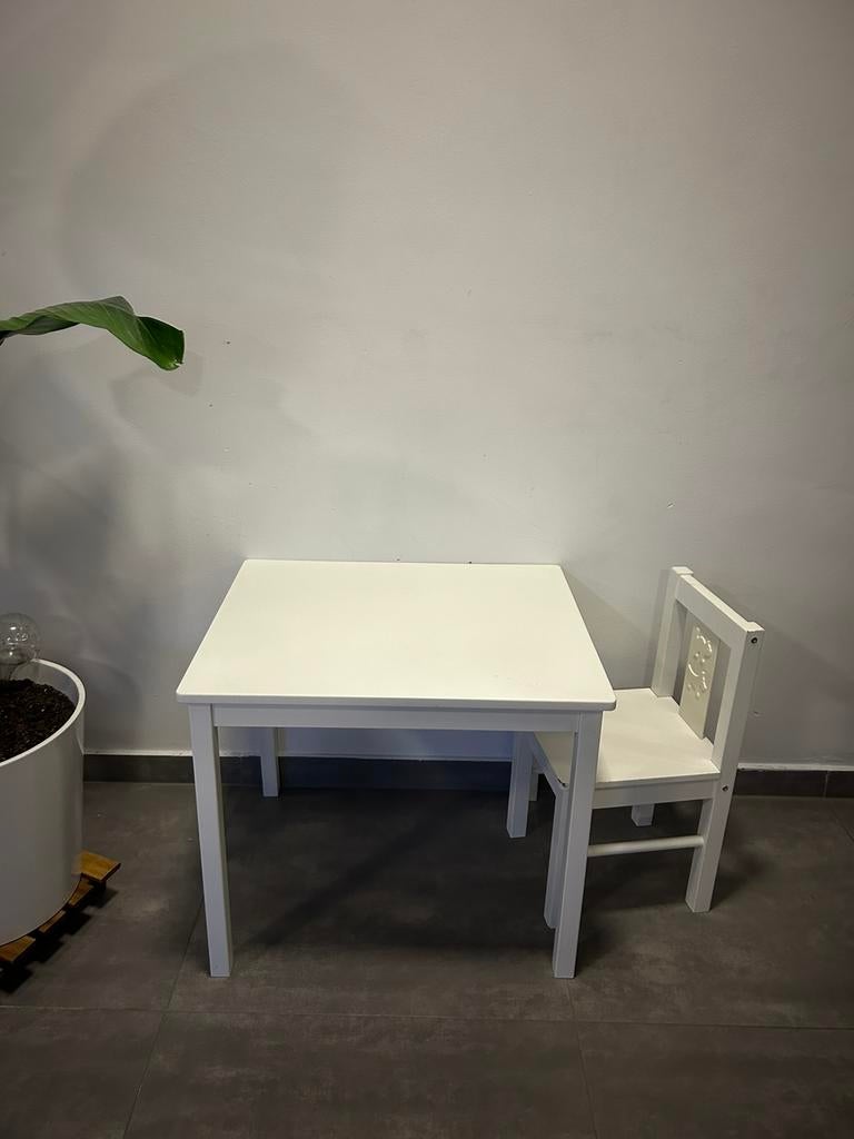Ikea kindertafel en stoeltje 25 euro, Enlèvement, Comme neuf