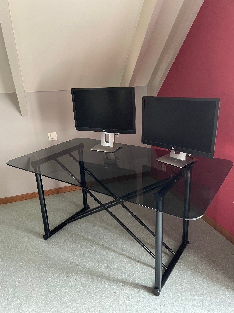 Bureau versus salontafel, Enlèvement, Utilisé