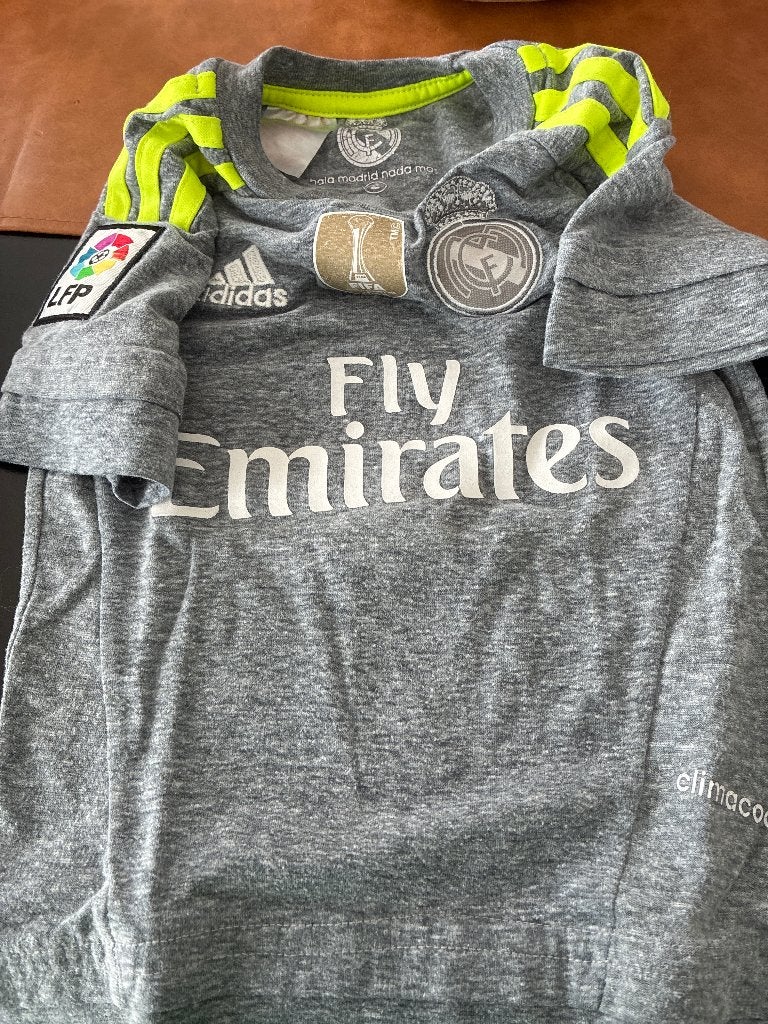 Real Madrid tenue kind, Enlèvement ou Envoi, Comme neuf, Maillot