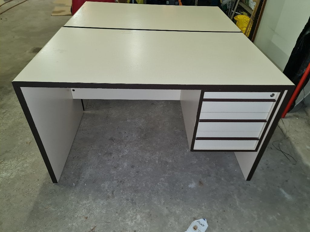 Petit bureau design vintage marque uffix, Maison & Meubles, Bureau gaming, Enlèvement, Utilisé, Avec tiroirs