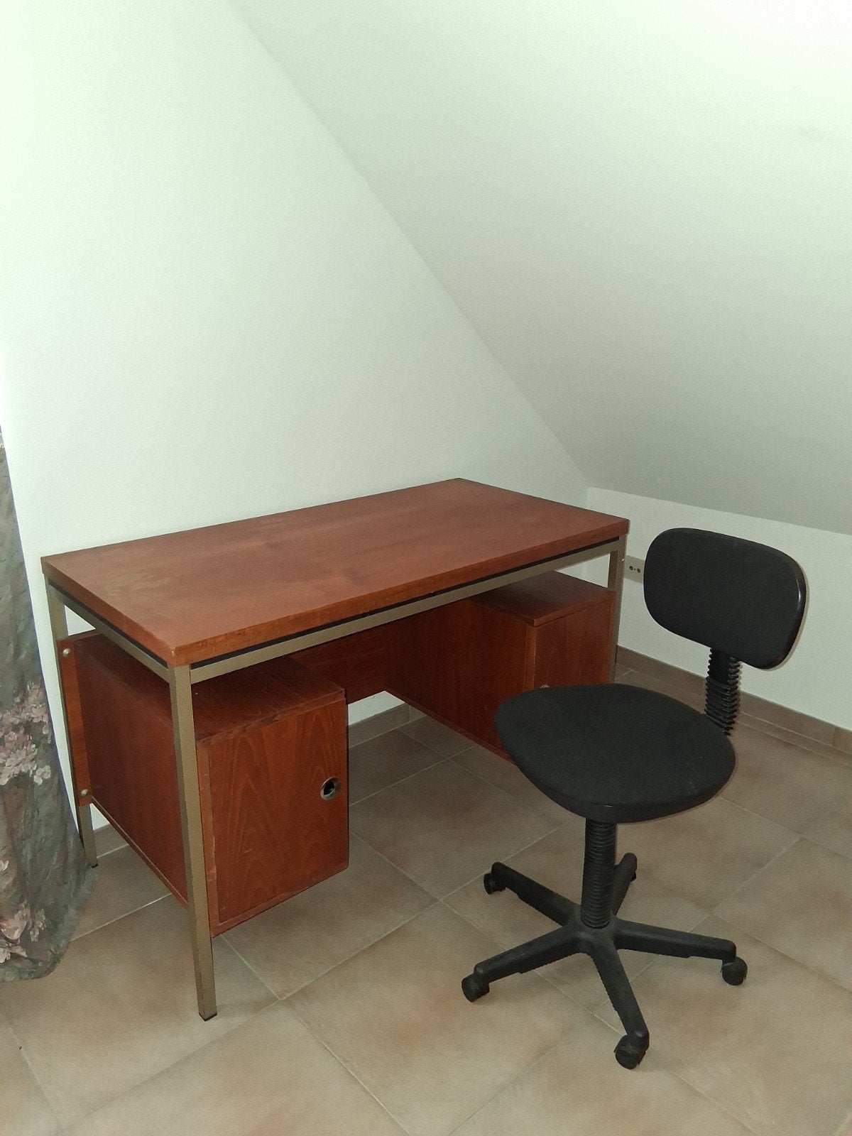bureau met stoel, Ophalen, Gebruikt, Hout