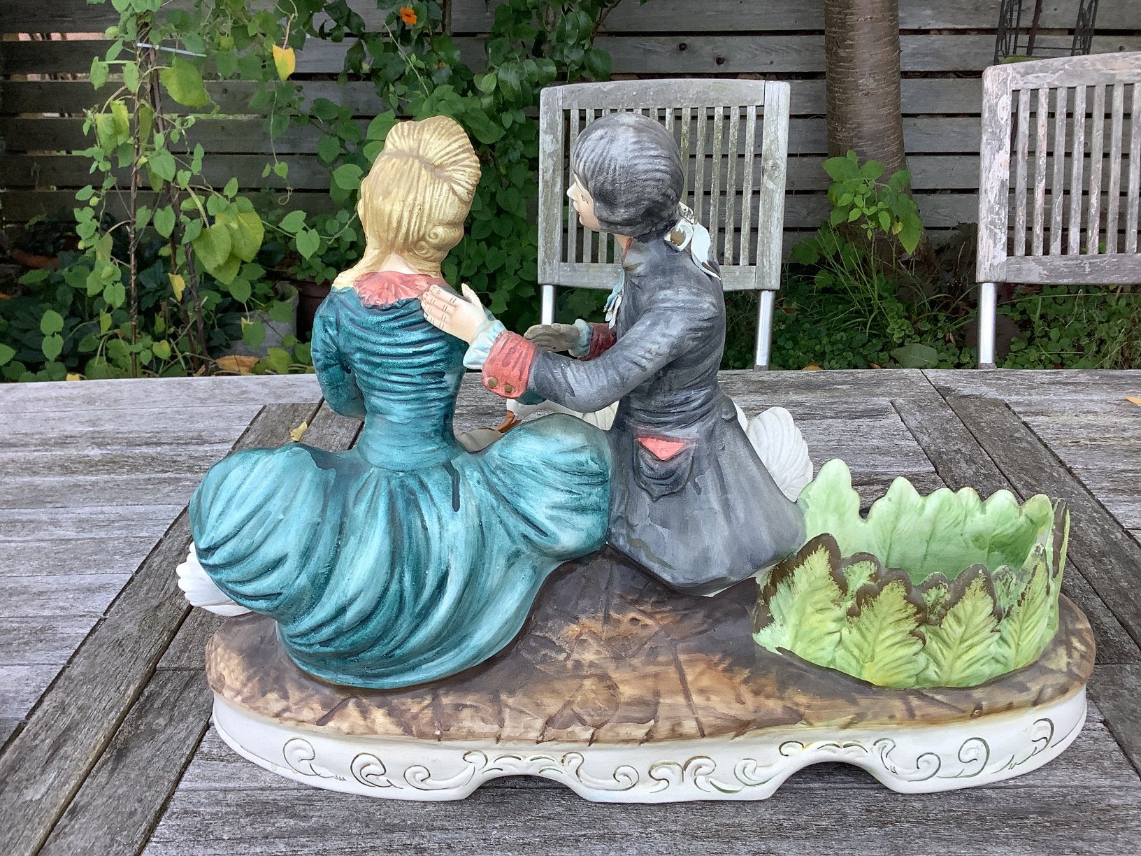 Grand groupe de statues en porcelaine de Capodimonte., Enlèvement