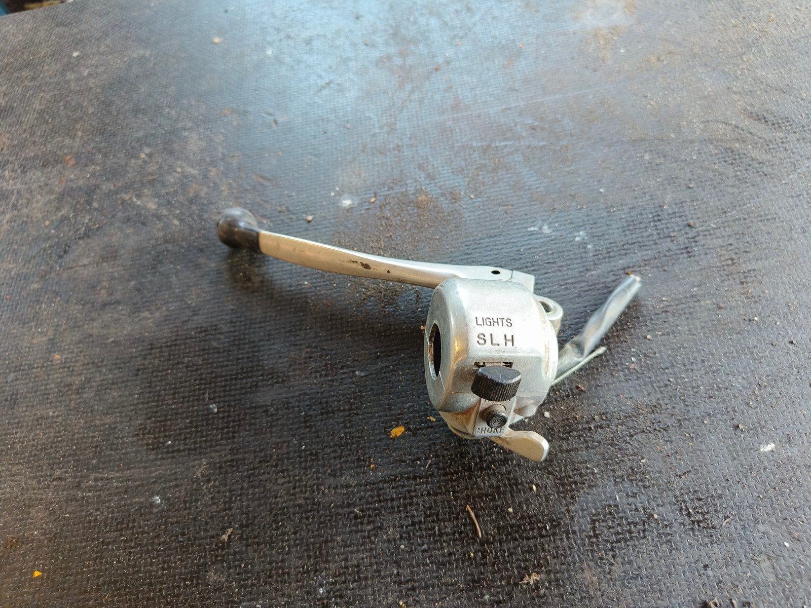 Suzuki AC / RV hendel links, Enlèvement