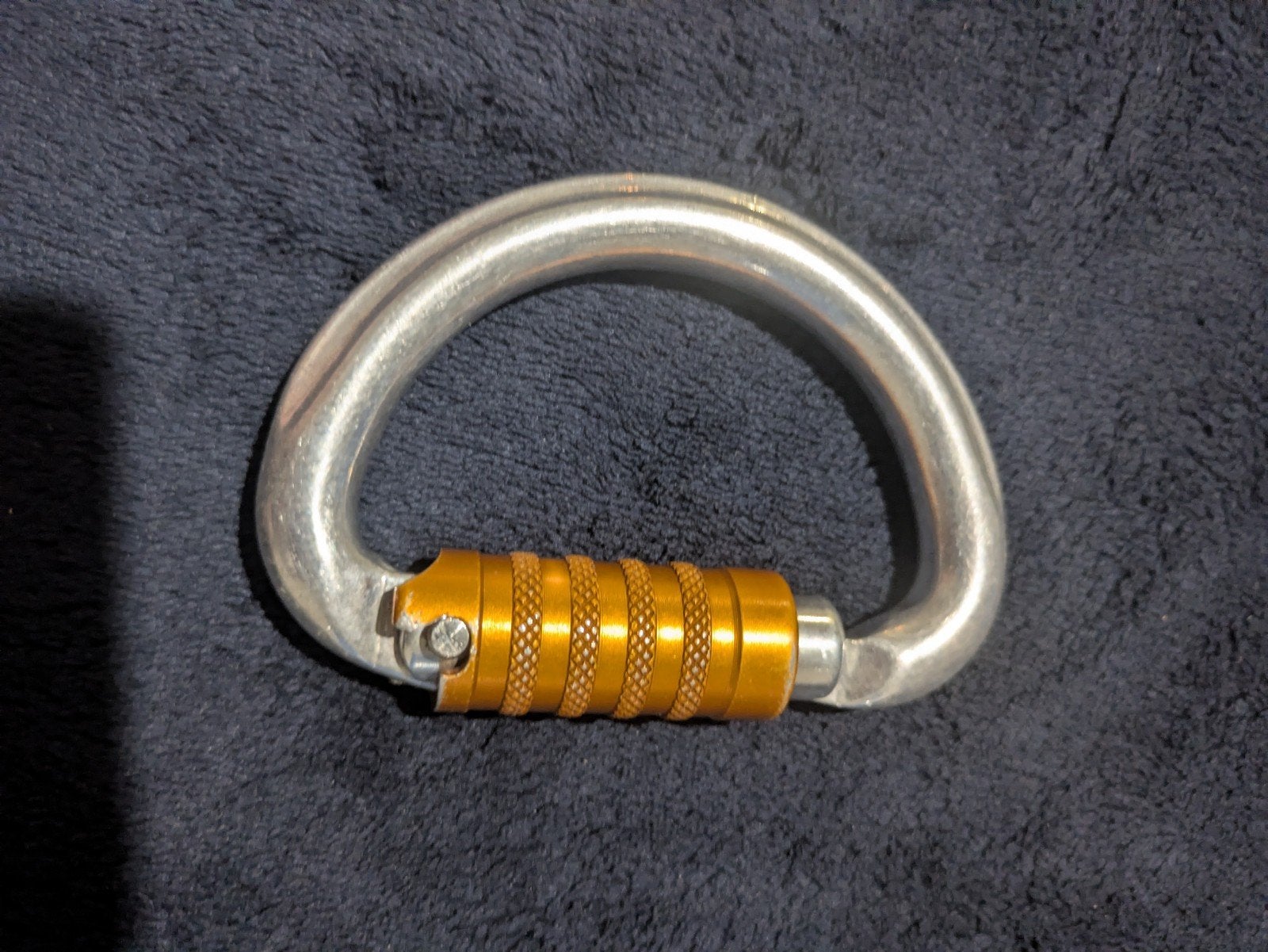 Petzl Omni halve maan trilock carabiner, Sports & Fitness, Enlèvement ou Envoi, Utilisé, Accessoire d'escalade