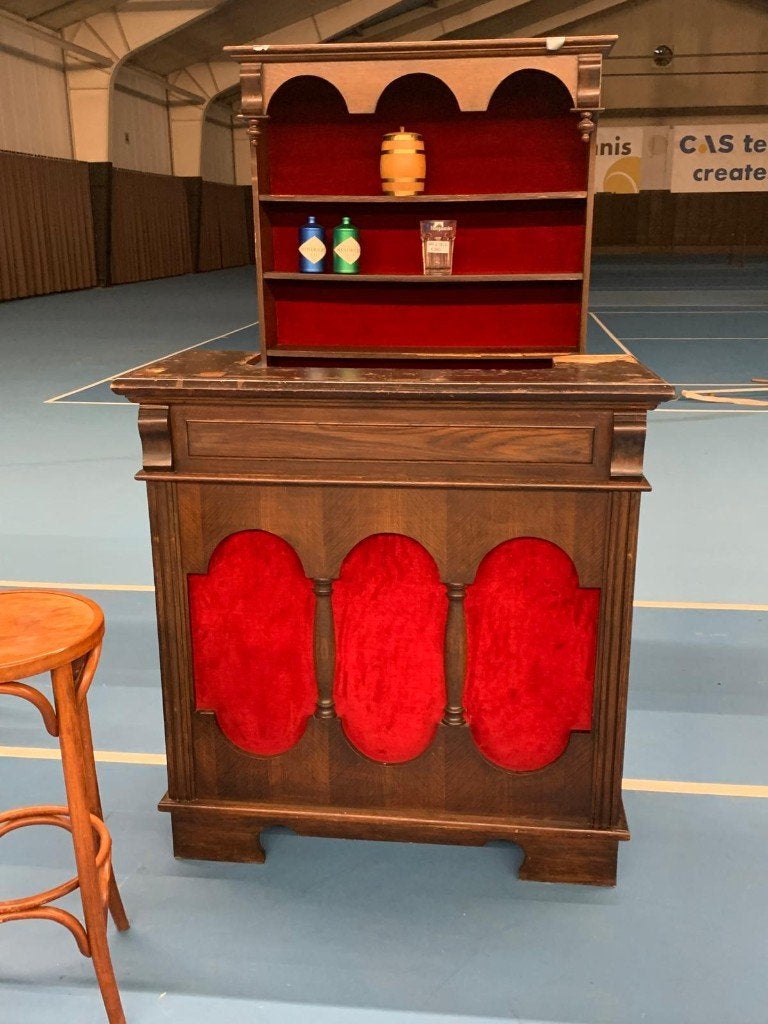 Toog met wandkast, Enlèvement, Utilisé