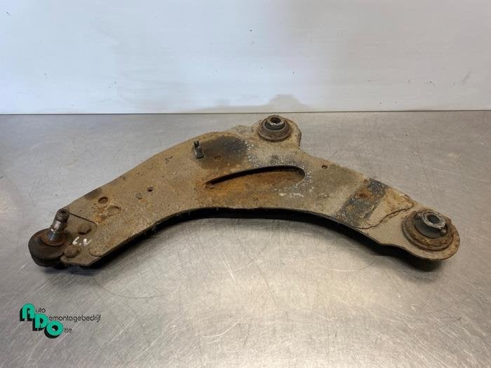 Bras de suspension avant gauche d'un Opel Vivaro (Vivaro 01-, -, Opel, 3 mois de garantie, Utilisé