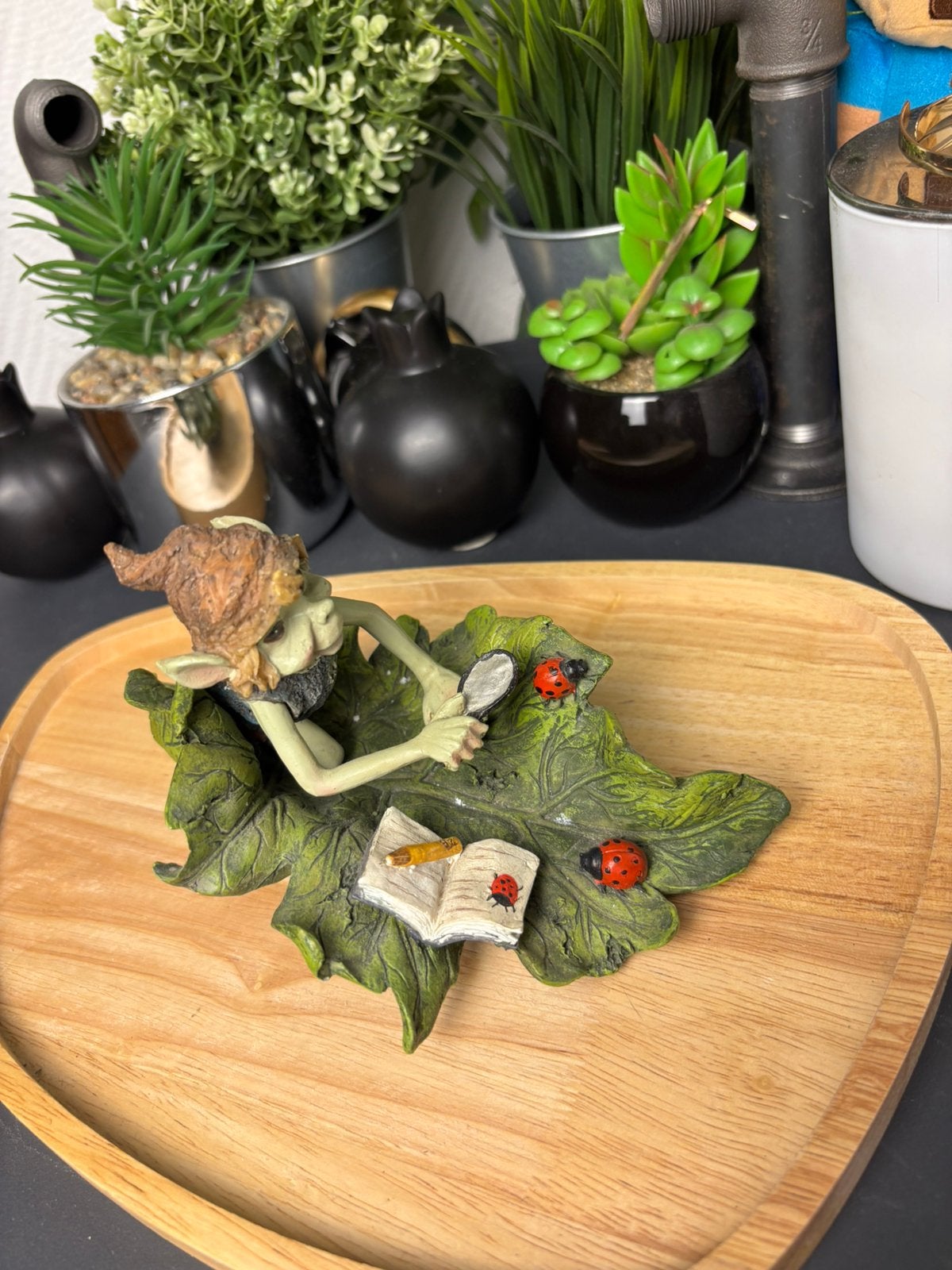 Pixies vintage – Lutin sur feuille avec loupe & coccinelles, Envoi, Utilisé, Fantasy