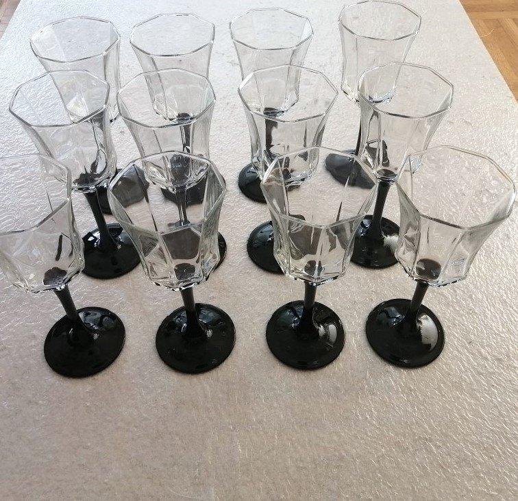 Luminarc Arcoroc Octime Wijnglas met Zwarte Voet - Jaren 80, Ophalen of Verzenden