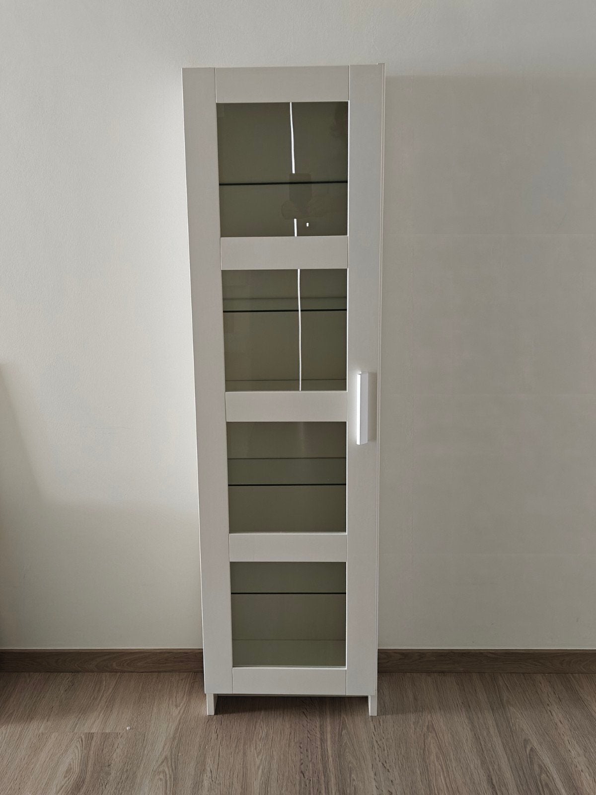 Ikea vitrinekast - als nieuw, Ophalen