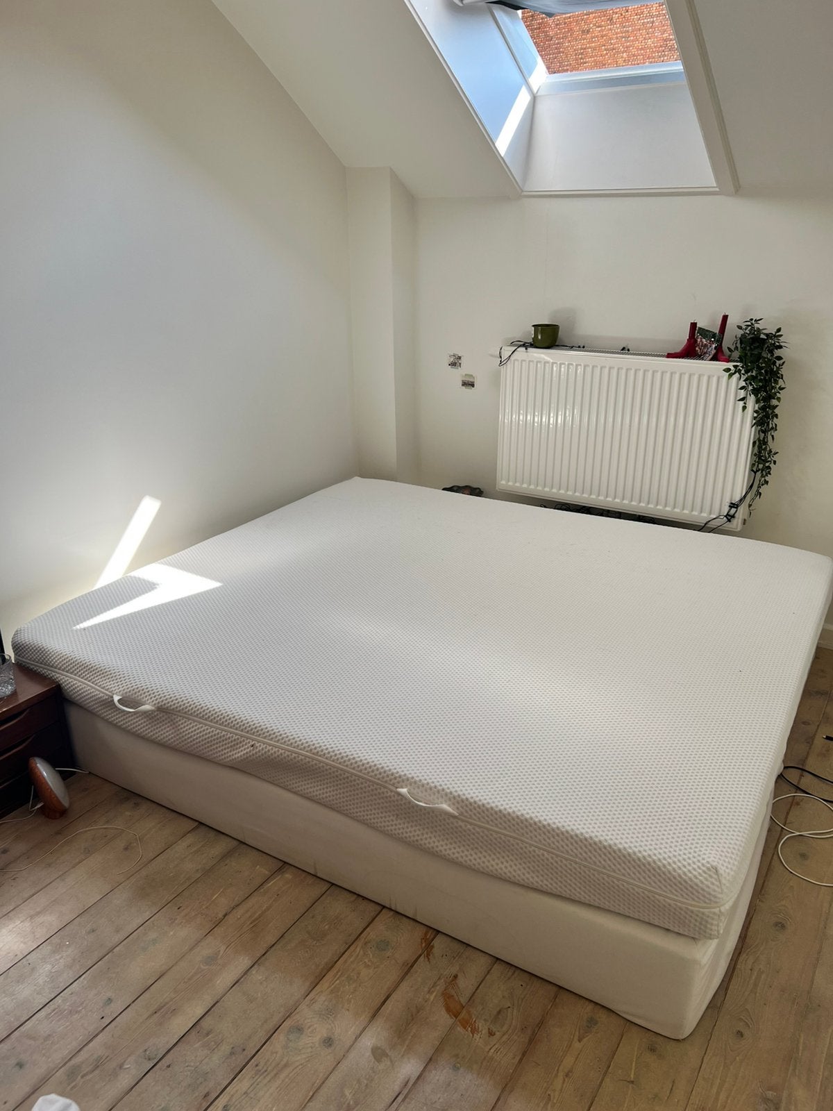 Bed + matras 180 x 200, Ophalen, Zo goed als nieuw