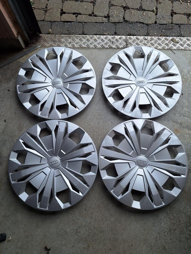 Audi wieldoppen 17inch, Auto diversen, Wieldoppen, Ophalen, Zo goed als nieuw