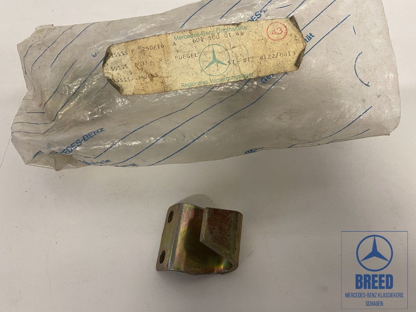 NOS beugel radiateurbevestiging Mercedes W601 W602 W611 T1 T, -, Nieuw, Ophalen of Verzenden, -