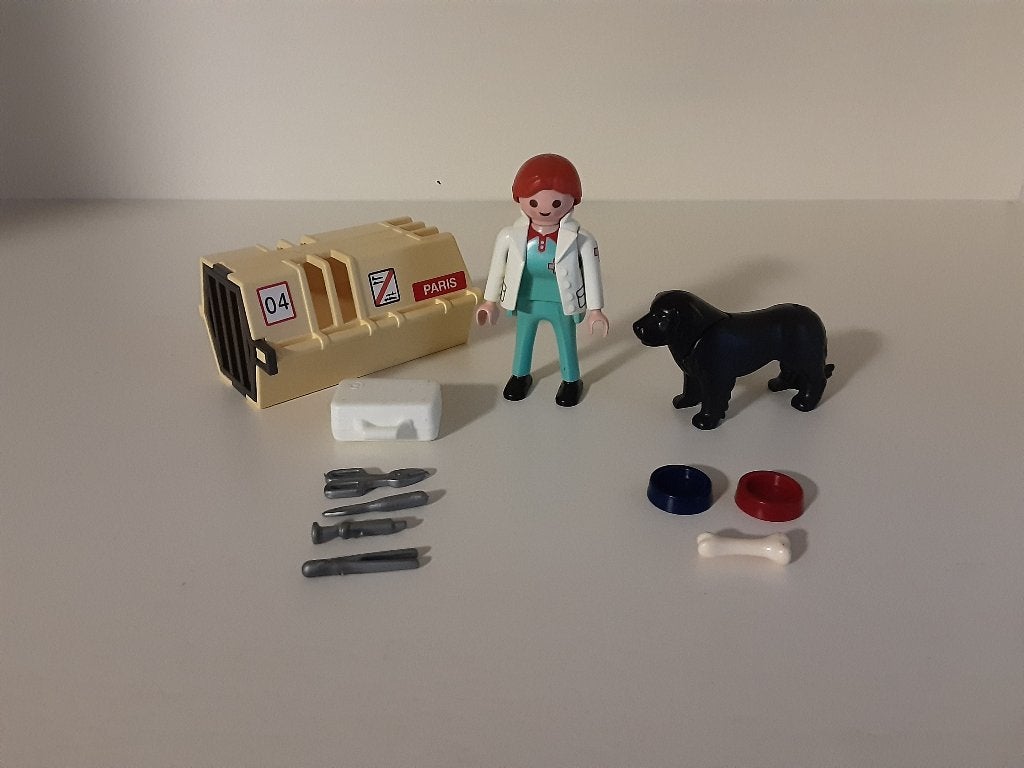 PLaymobil dierenarts met hond en transportbox - compleet, Kinderen en Baby's, Ophalen of Verzenden, Zo goed als nieuw, Complete set