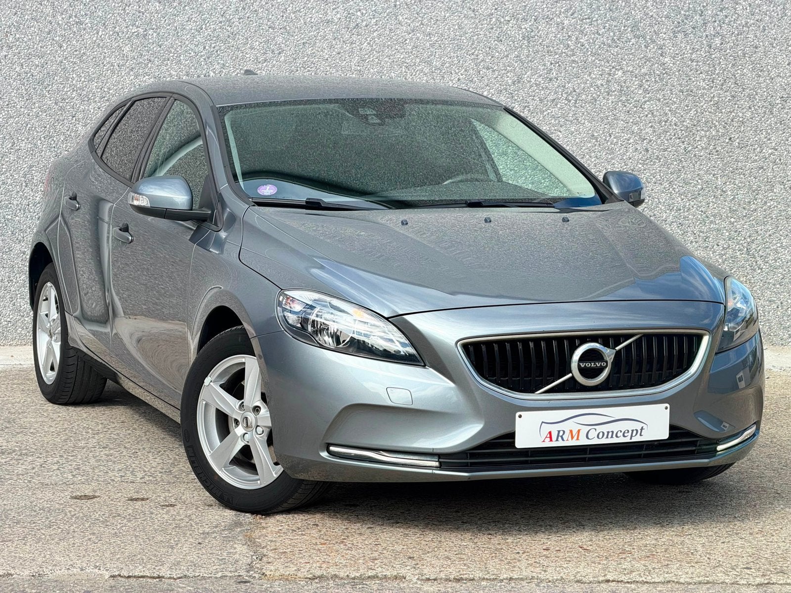 Volvo V40 T2 Essence 2018 GARANTIE 12 Mois 80000km 1er prop, Auto's, Volvo, Euro 6, https://public.car-pass.be/vhr/ee1620a2-bc2f-4836-8f9f-fbda8f2d93a1