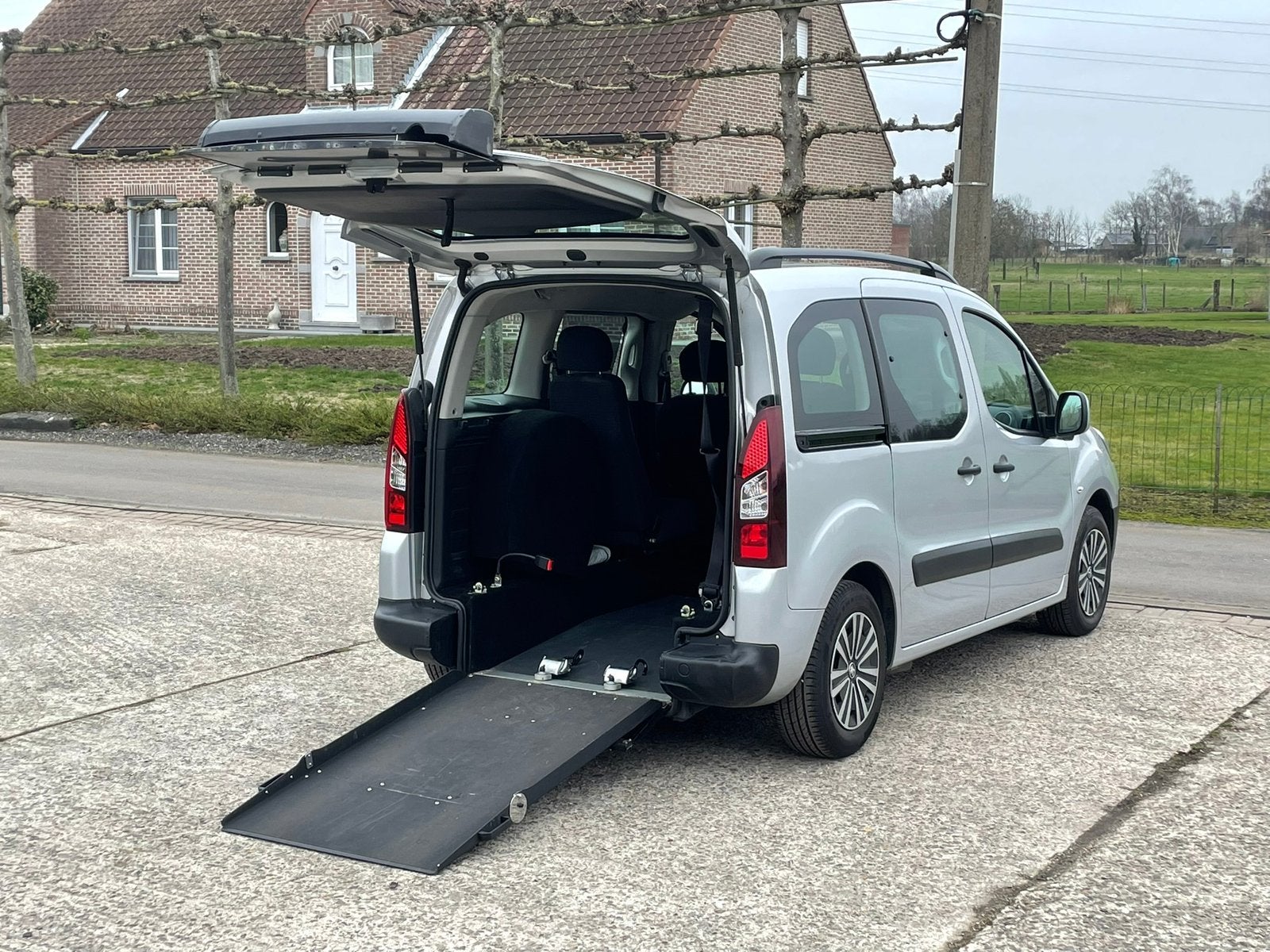 ♿️Peugeot Partner 1.6HDI Rolstoel Invalide Handicape TPMR, Euro 5, Bedrijf, 5 deurs, Electronic Stability Program (ESP)