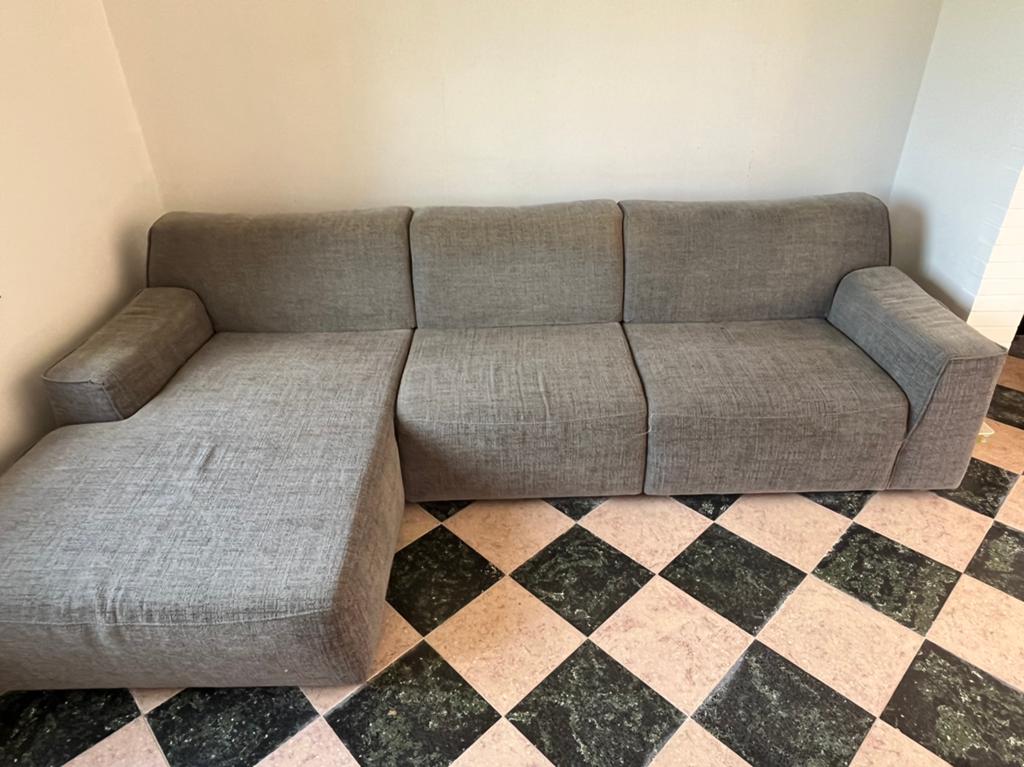 Grijze hoekbank met longchair (gebruikte staat), Huis en Inrichting, Ophalen, Gebruikt, Stof