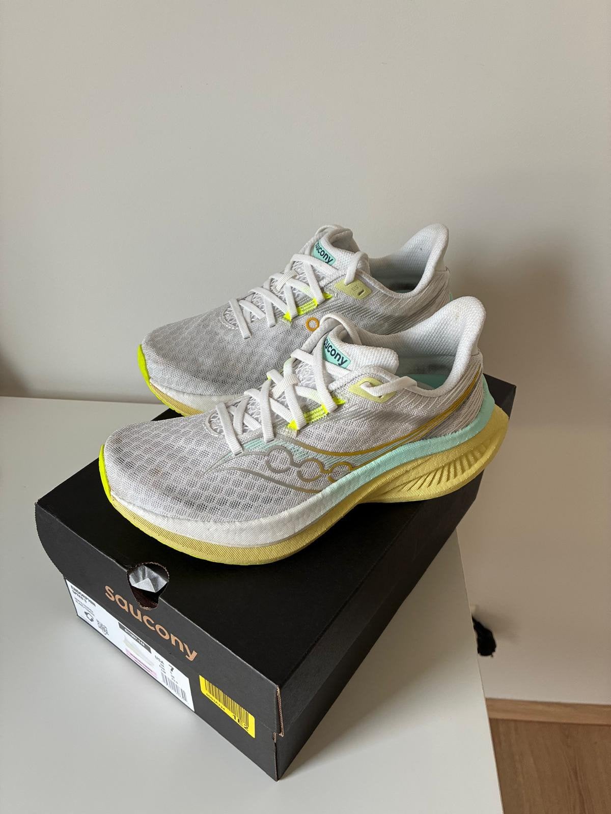 Saucony Endorphin Speed 5, Enlèvement, Saucony