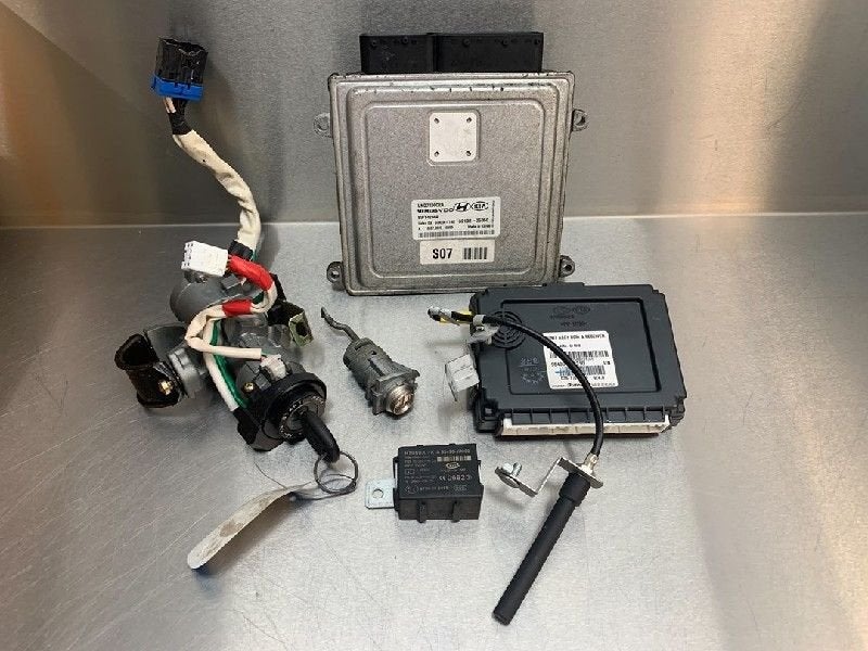 ORDINATEUR GESTION COMMUTATEUR ALLUMAGE Kia Carens III (FG), Utilisé, Kia