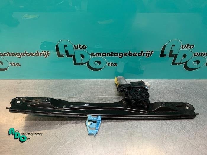 Mécanique vitre 2portes avant gauche d'un Fiat Doblo (Doblo, -, 3 mois de garantie, Utilisé, Fiat