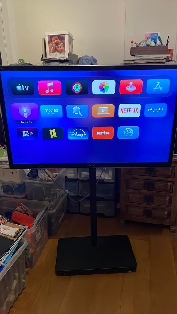 Tv sony 46’´ sur pied de sol+ apple tv, Enlèvement, Utilisé, TV