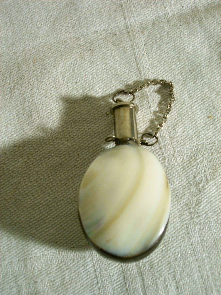 Antiek parfumflesje of snuifflesje., Ophalen of Verzenden