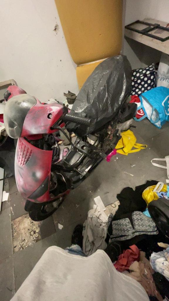 OPZOEK NAAR ZIP (kijk beschrijving), Enlèvement ou Envoi, Comme neuf, Piaggio