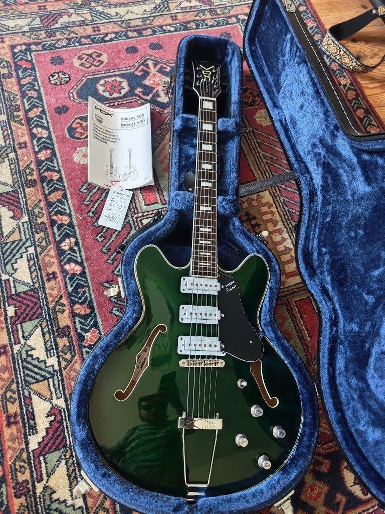 Vox Bobcat S66 – Italian Green –Upgrades + hardcase, Enlèvement ou Envoi, Neuf, Hollow body