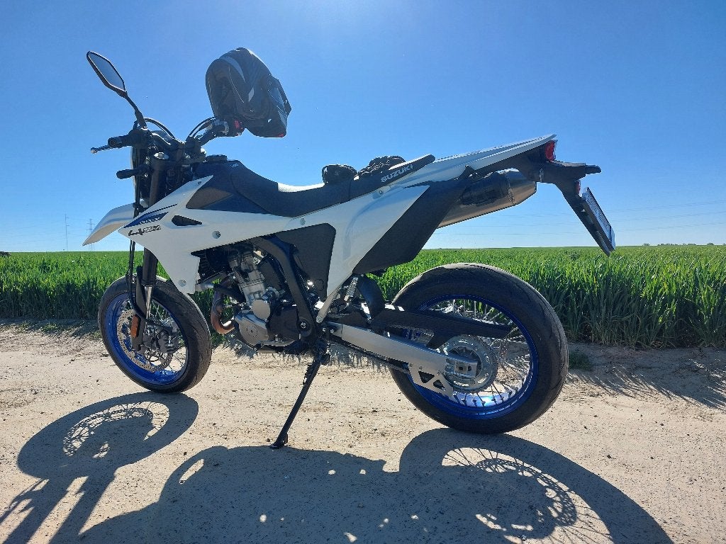Suzuki dr z 4 sm 04/2026.350km, Motoren, Nieuw, Particulier, ABS, Minimaal motorrijbewijs A2