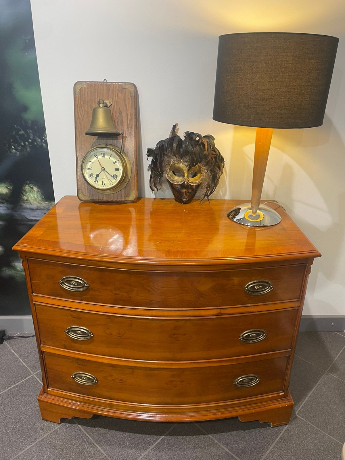 Belle commode, Enlèvement, Comme neuf