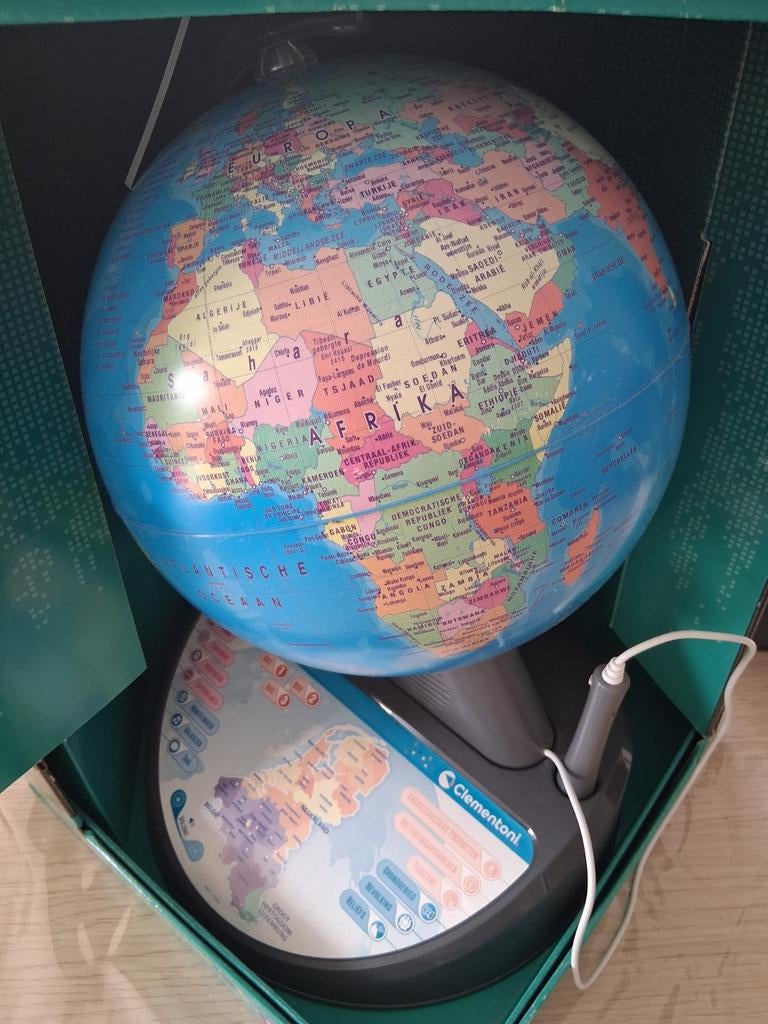 Clementoni wereldbol, Kinderen en Baby's, Speelgoed | Educatief en Creatief, Ophalen, Zo goed als nieuw, Ontdekken, Met geluid